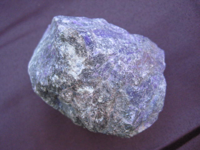 Sugilite infuses the body with unconditional love 2145